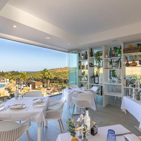 Al-411 - - Alcazaba Lagoon Apartment Estepona