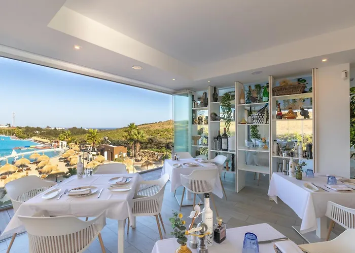 Al-411 - - Alcazaba Lagoon Apartment Estepona