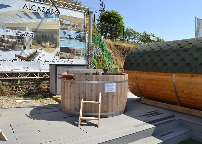 Al-411 - - Alcazaba Lagoon *