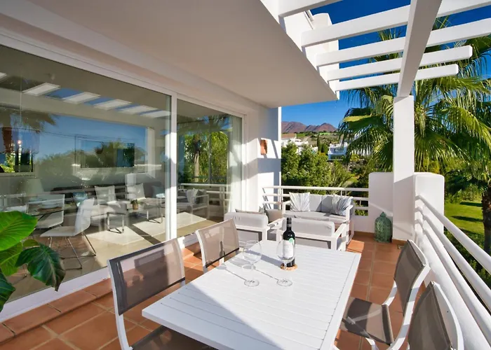 Al-411 - - Alcazaba Lagoon Apartment Estepona