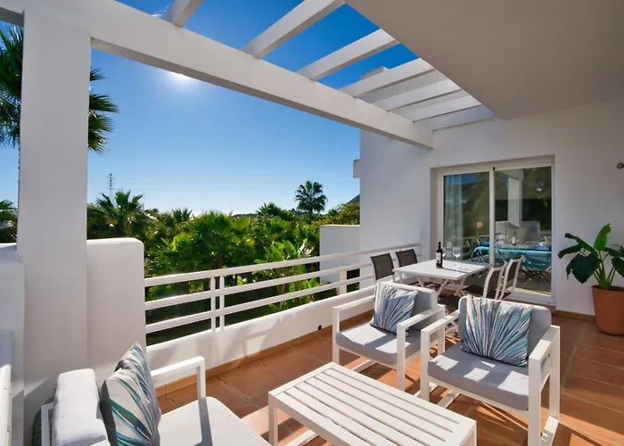 Al-411 - - Alcazaba Lagoon *